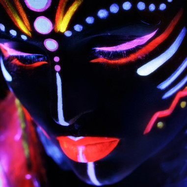 Body art peinture fluorescente UV -  France