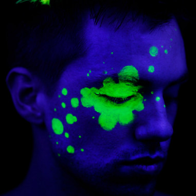 Peinture Fluo Corps avec Applicateur Peinture Fluo Corps avec Applicateur