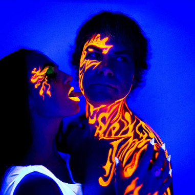 Peinture Fluo Corps avec Applicateur Peinture Fluo Corps avec Applicateur