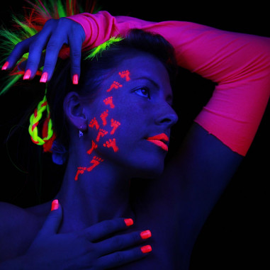 Peinture Fluo Corps avec Applicateur Peinture Fluo Corps avec Applicateur