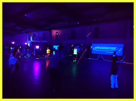 Badminton dans le noir