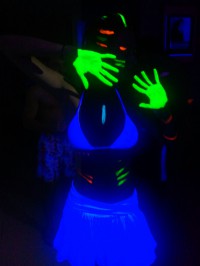 La nouvelle tendance: les cours de zumba fluo by night!